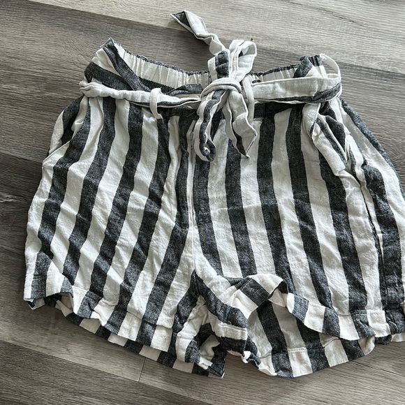 What Not to Wear Striped Shorts High Waisted - Picture 1 of 2